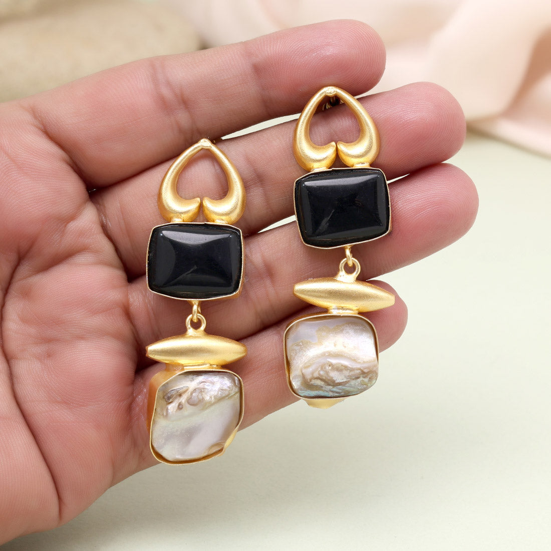 Elegant Black Color Amrapali Earrings Jewellery GetGlit