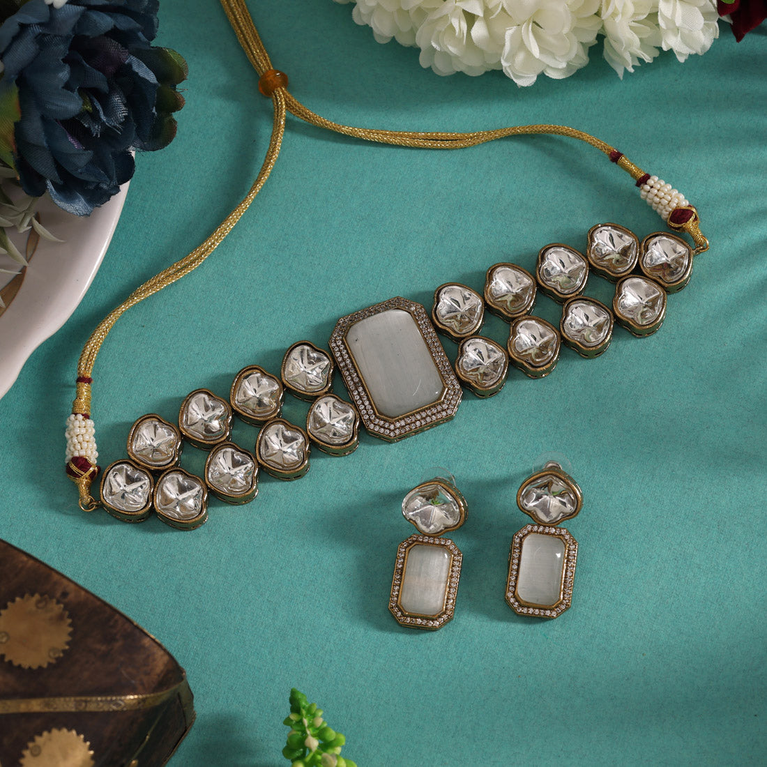 Off White Color Premium Quality Moissanite And Monalisa Stone Decorated Choker Necklace Jewellery GetGlit