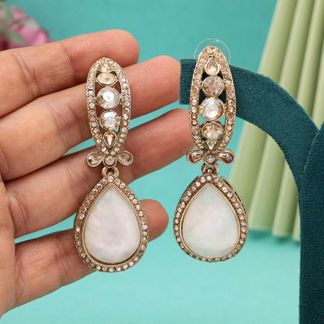 White Color Kundan Earrings (KDE1013WHT) Jewellery GetGlit