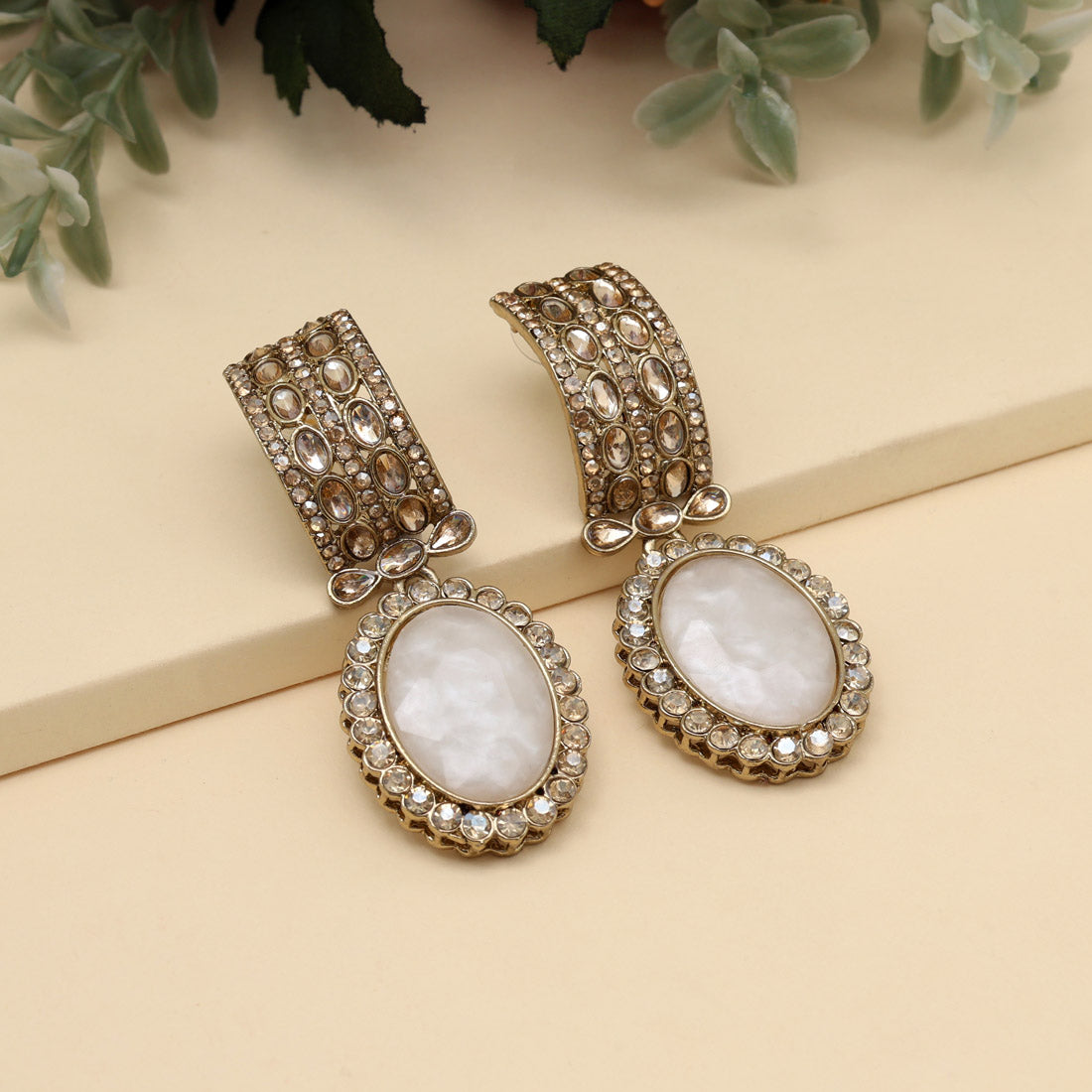 White Color Kundan Earrings (KDE1015WHT) Jewellery GetGlit