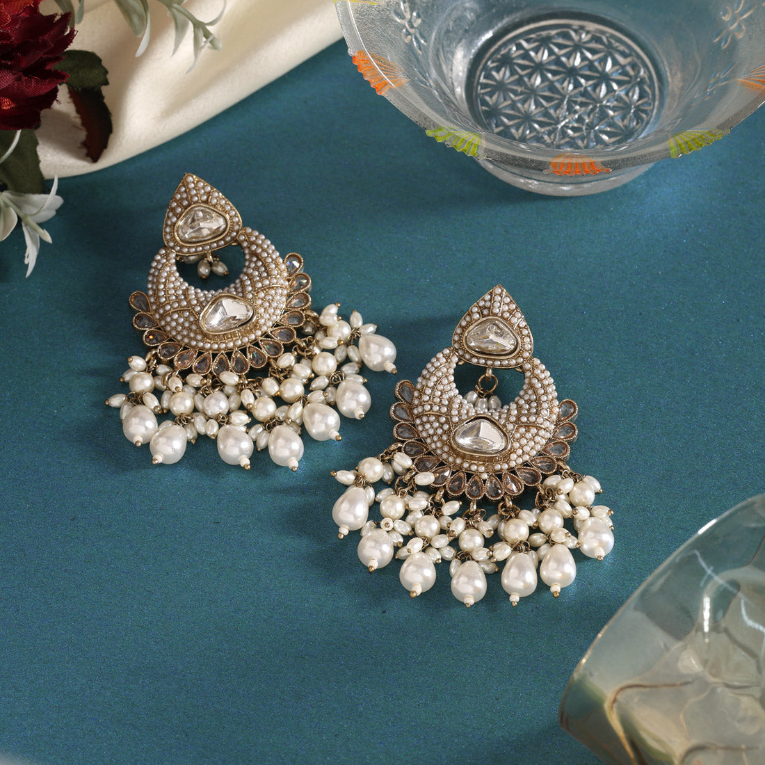 White Color Pakistani Kundan Earrings (KDE1017WHT) Jewellery GetGlit