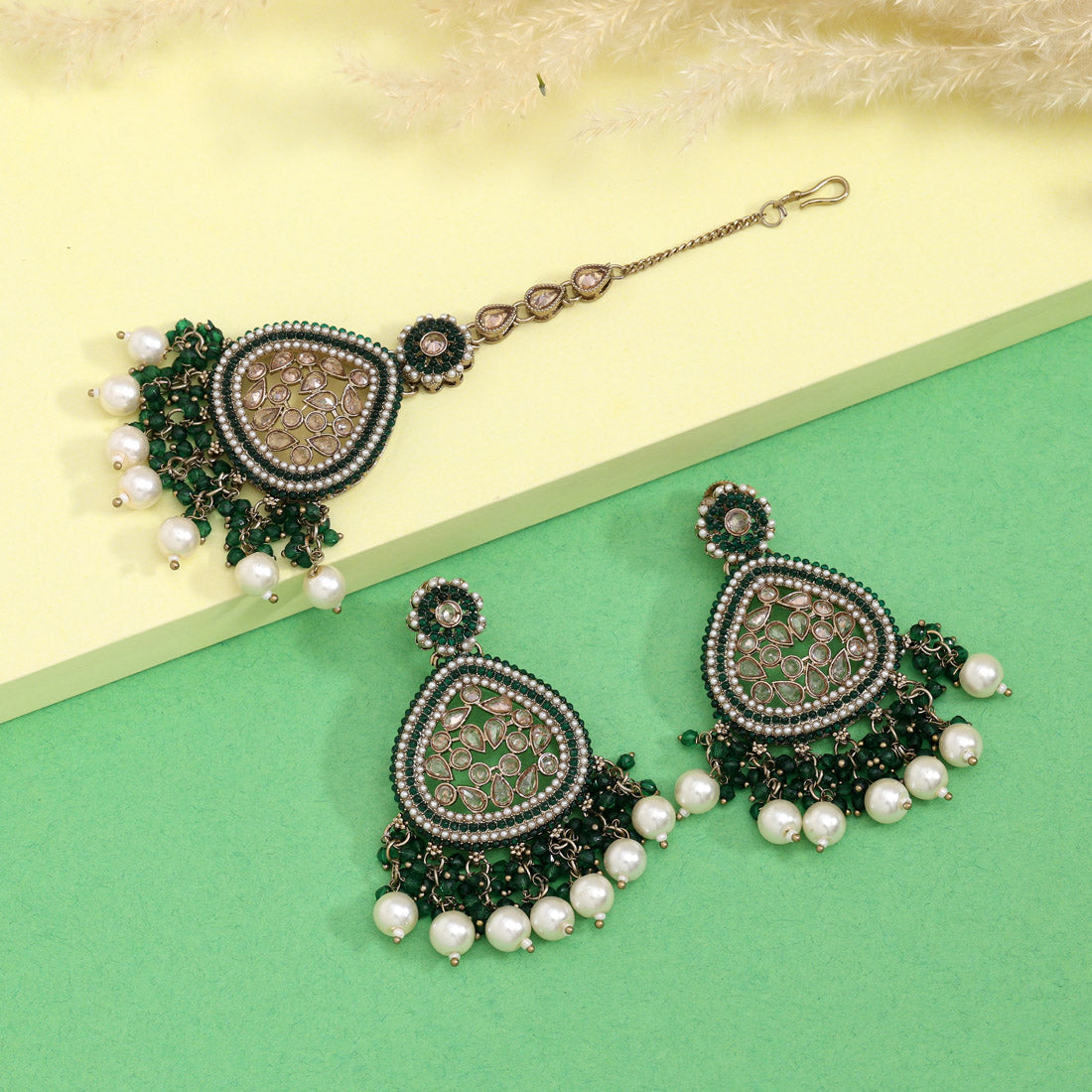Green Color Pakistani Kundan Earrings With Maang Tikka (KDTE593GRN) Jewellery GetGlit