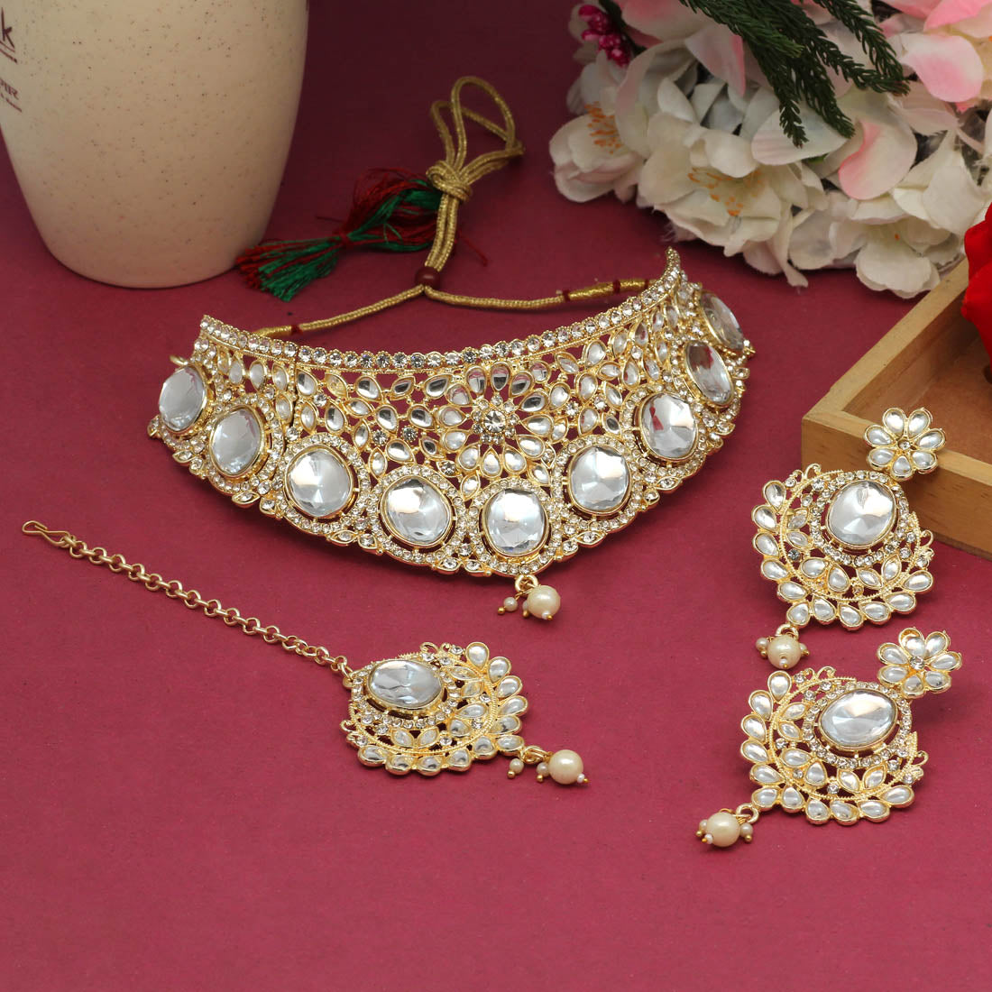White Color Choker Kundan Necklace Set (KN1128WHT) Jewellery GetGlit