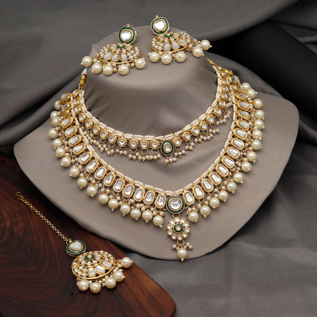 White Color Kundan Necklace Set Jewellery GetGlit