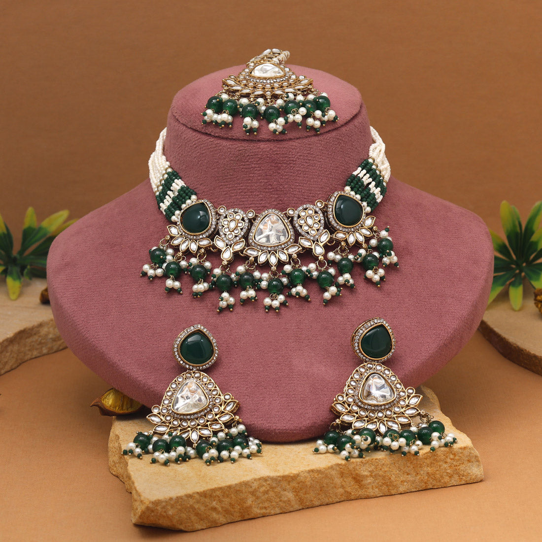 Classic Emerald Green Color Kundan Necklace Set Jewellery GetGlit