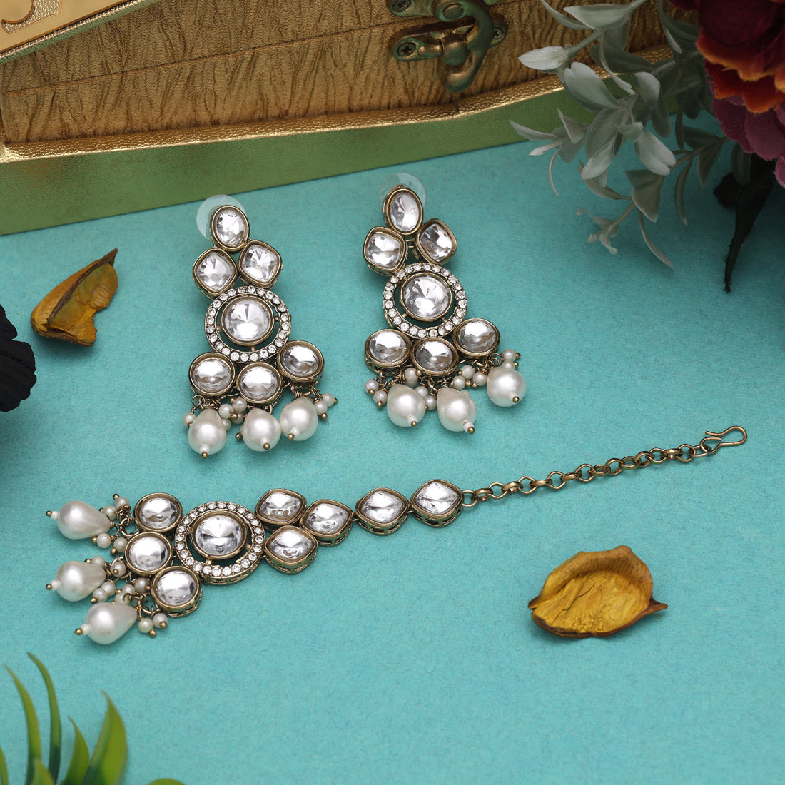 Classic White Color Choker Kundan Necklace Set Jewellery GetGlit