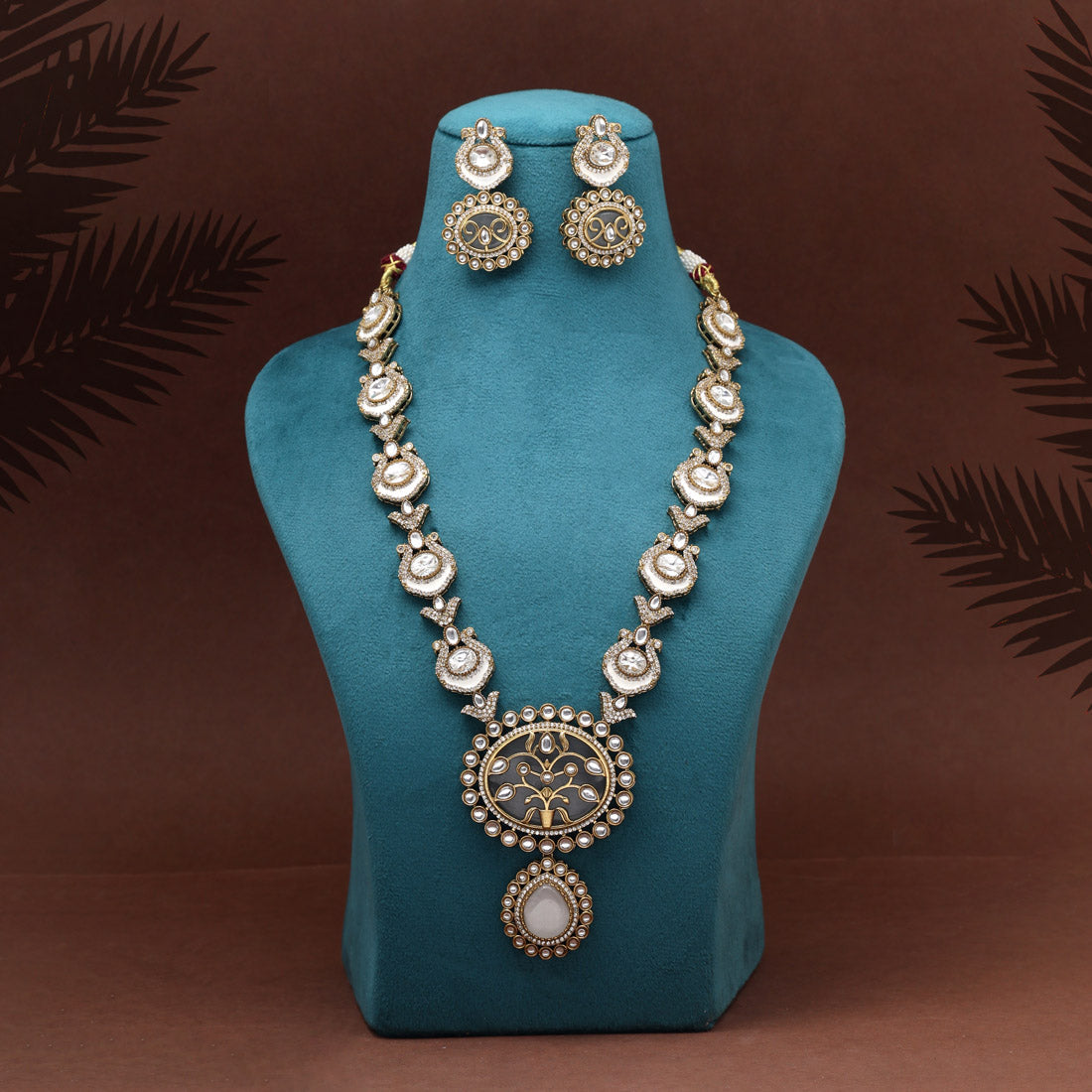 Off White Color Premium Quality Moissanite Kundan Necklace Set Jewellery GetGlit