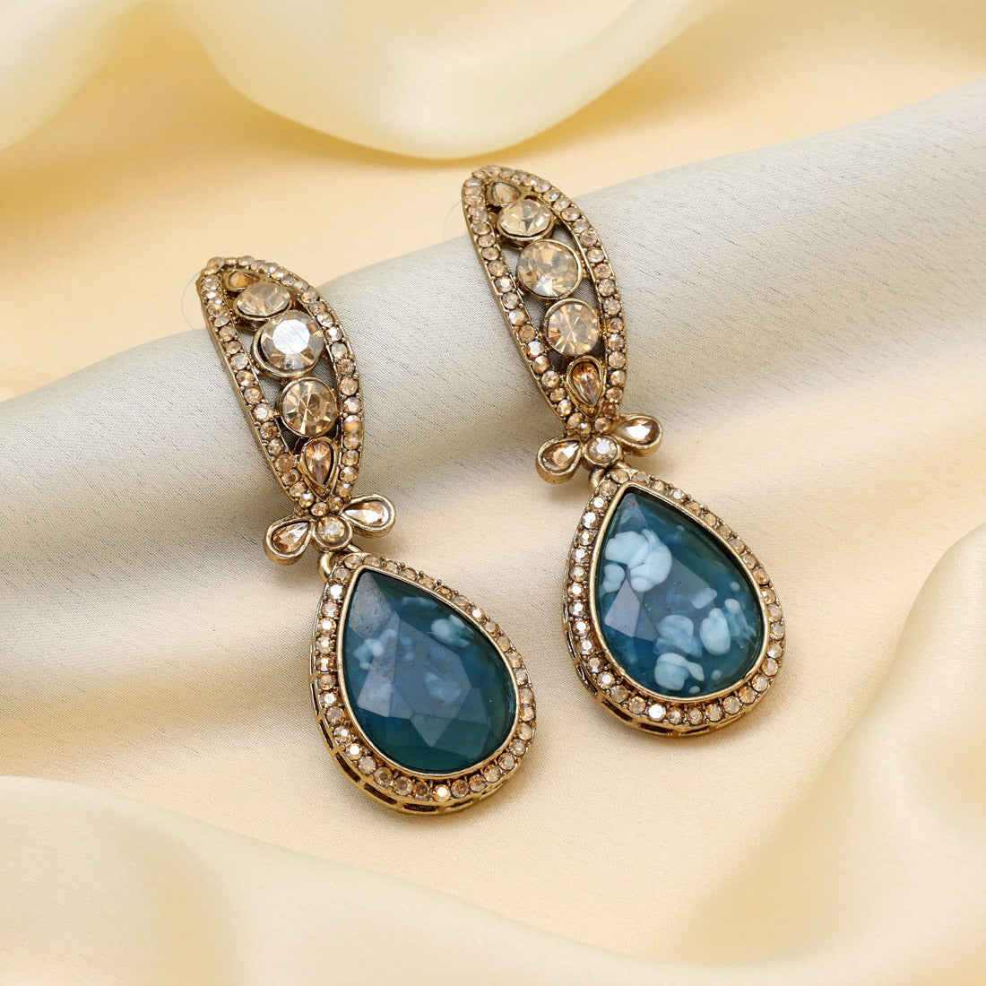 Blue Color Kundan Earrings (KDE1013BLU) Jewellery GetGlit