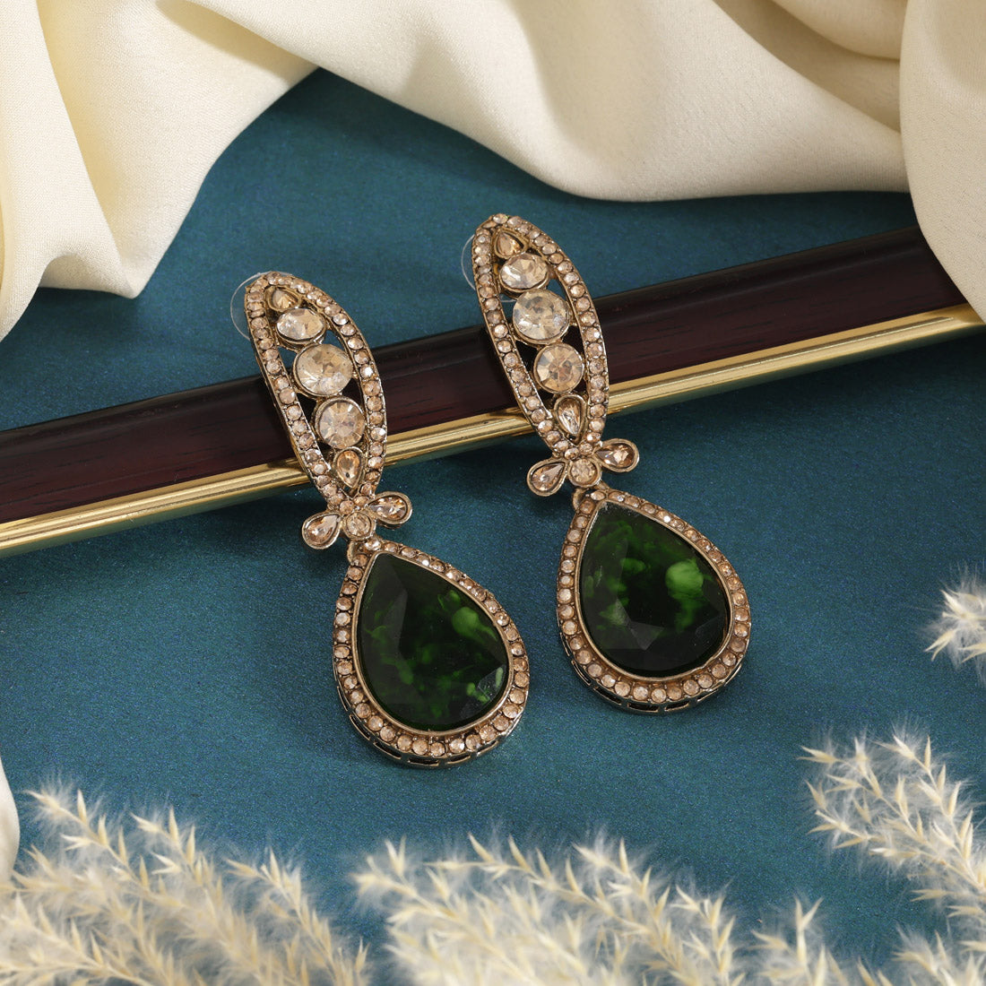 Green Color Kundan Earrings (KDE1013GRN)