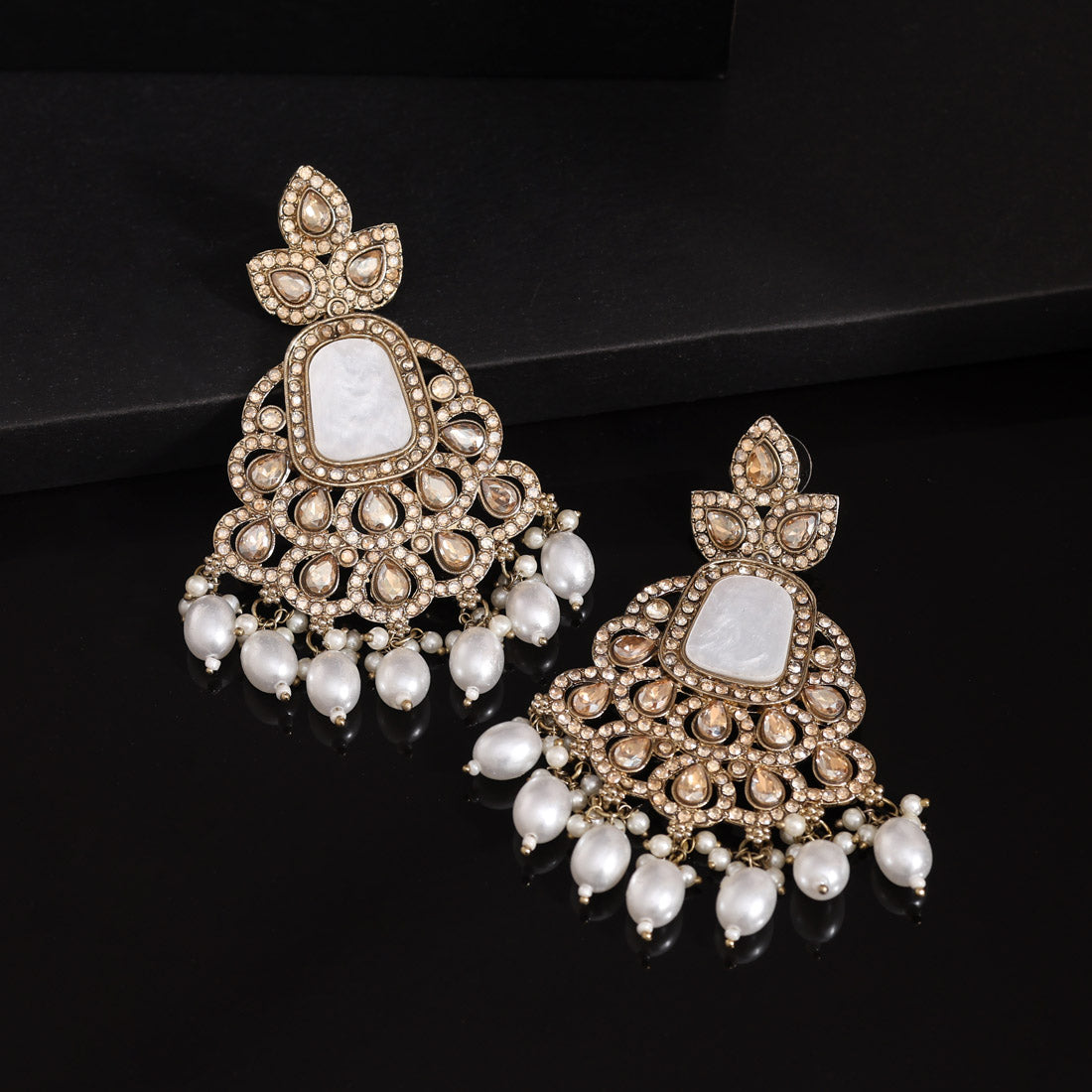 Gold & White Color Mother Of Pearl Kundan Earrings (KDE997GLDWHT) Jewellery GetGlit