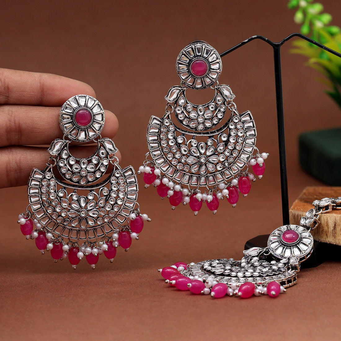 Rani Color Kundan Earrings With Maang Tikka (KDTE546RNI)