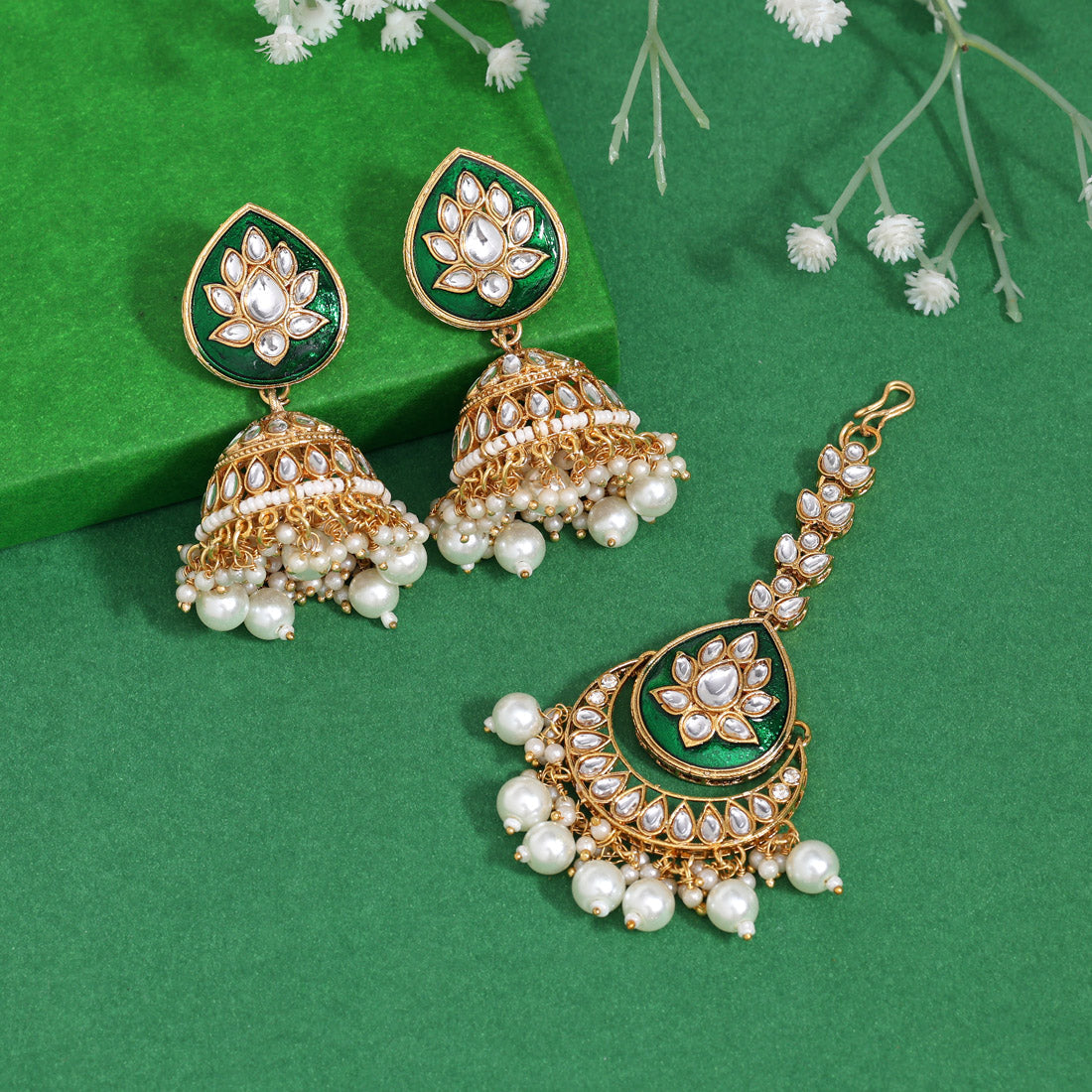 White Color Kundan Earrings With Maang Tikka (KDTE573WHT Jewellery GetGlit