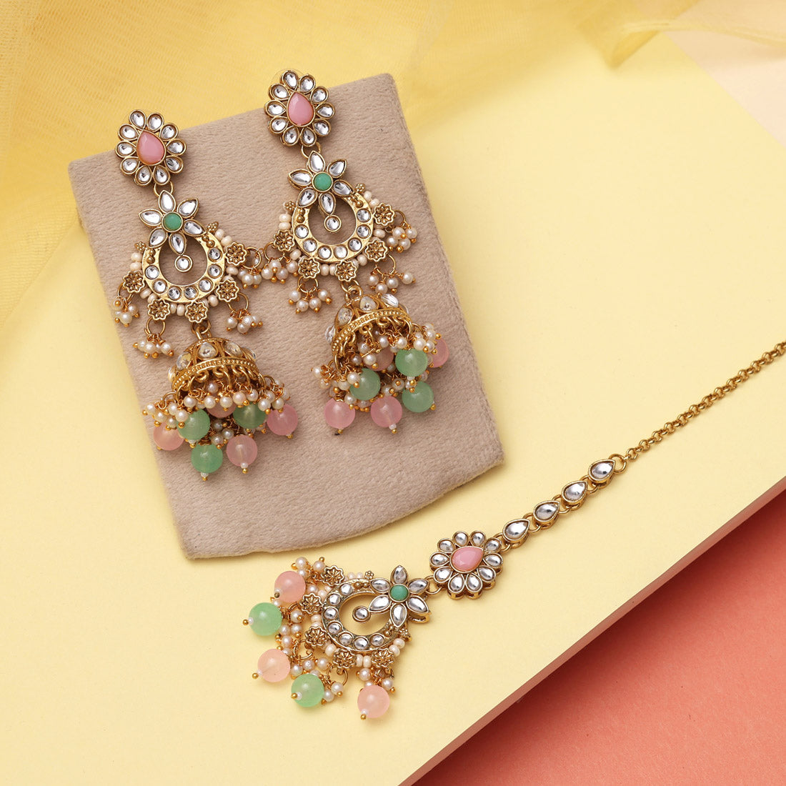 Pink & Pista Green Color Kundan Earrings With Maang Tikka (KDTE575PNKPGRN)