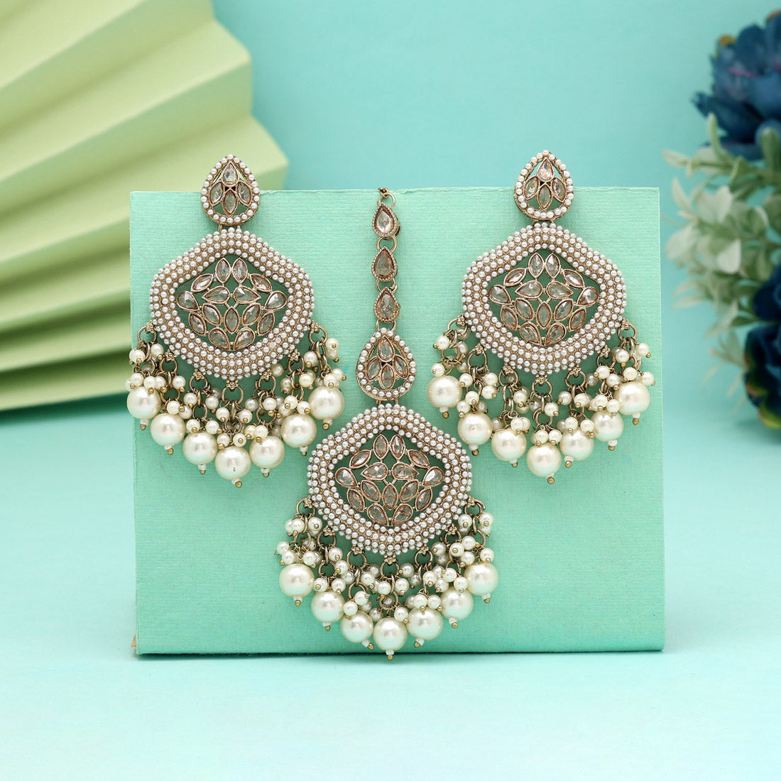 White Color Pakistani Kundan Earrings With Maang Tikka (KDTE591WHT) Jewellery GetGlit