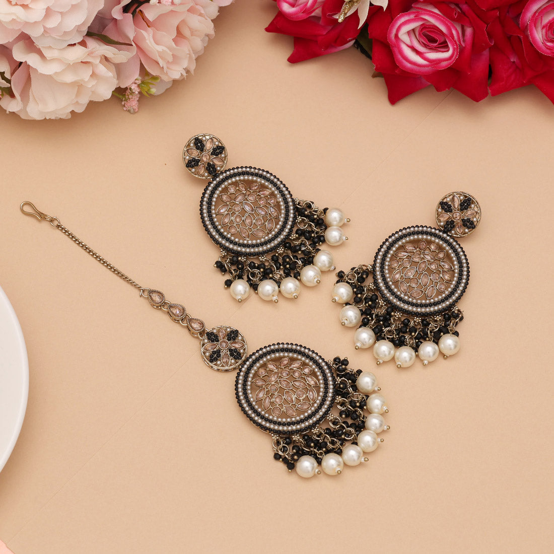 Black Color Pakistani Kundan Earrings With Maang Tikka (KDTE592BLK) Jewellery GetGlit