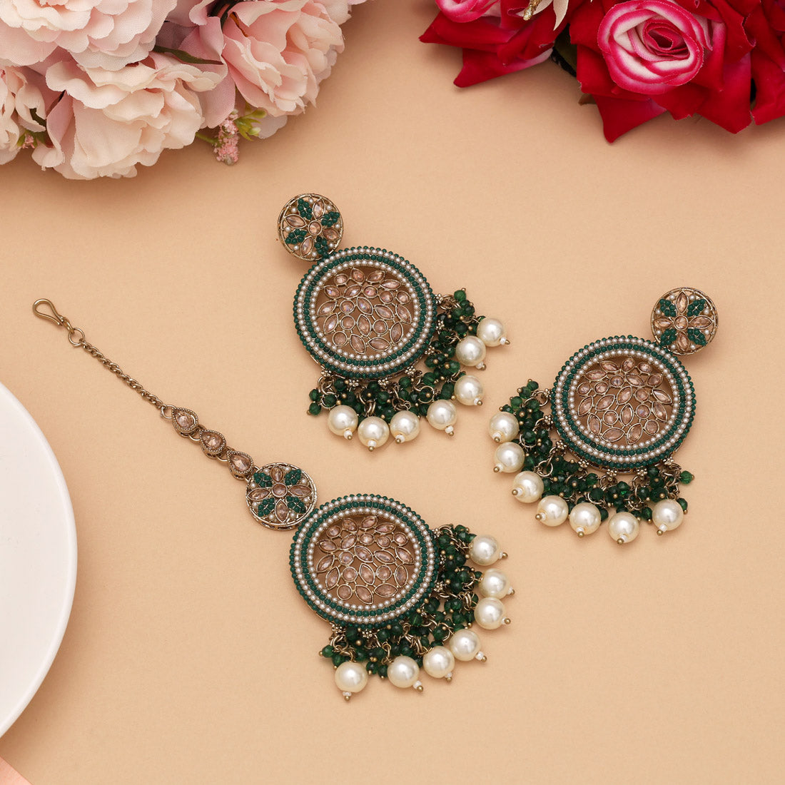 Green Color Pakistani Kundan Earrings With Maang Tikka (KDTE592GRN) Jewellery GetGlit