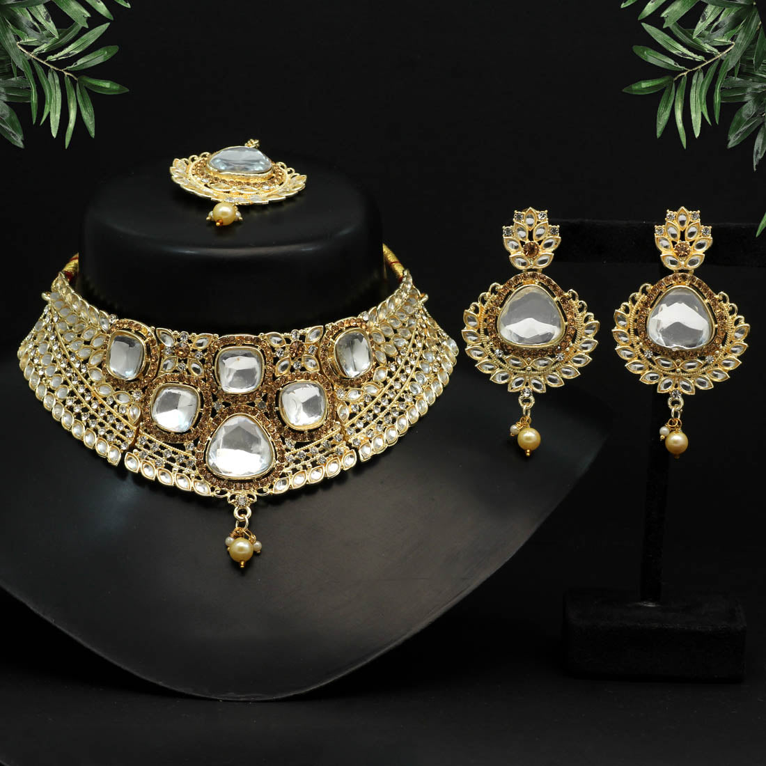 Gold Color Choker Kundan Necklace Set (KN1124GLD) Jewellery GetGlit   
