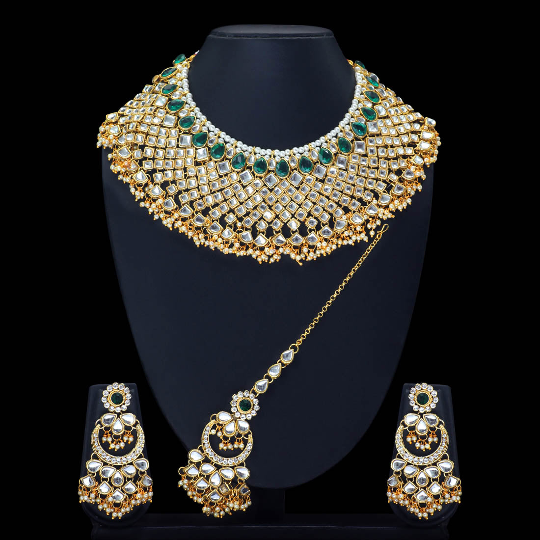 Green Color Kundan Necklace With Earring & Maang Tikka