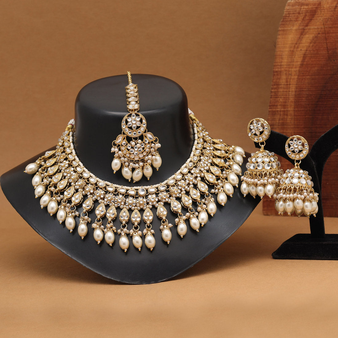 White Color Kundan Necklace Set (KN1375WHT)