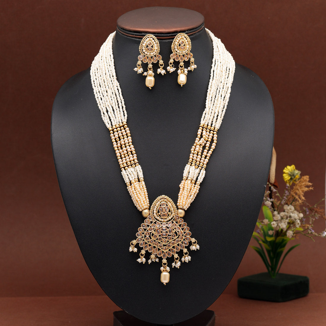 Gold Color Kundan Necklace Set (KN1395GLD) Necklaces GetGlit   