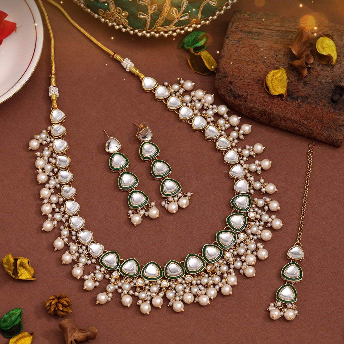 White Color Kundan Necklace Set (KN1412WHT)