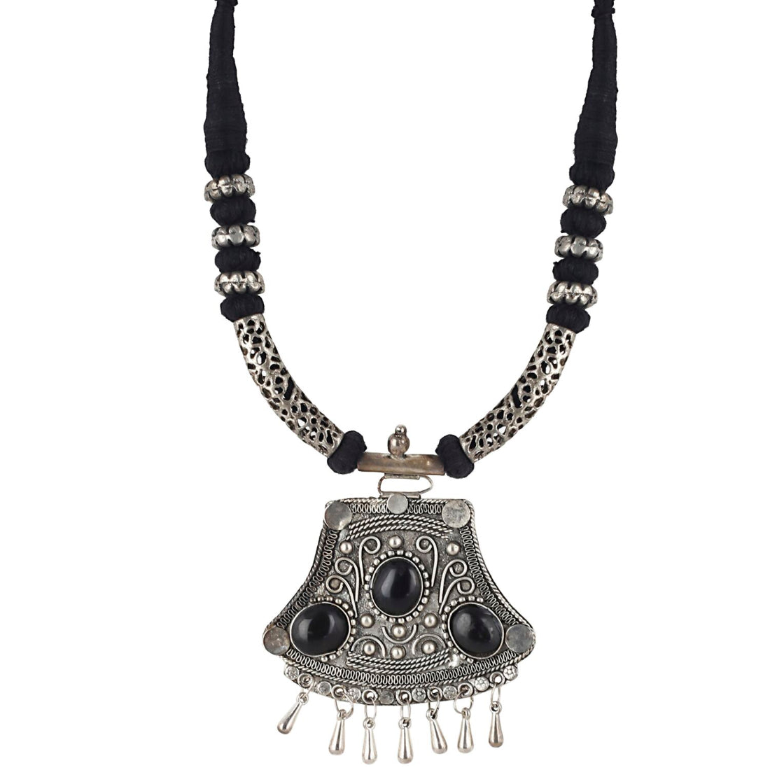 High Finished Black Beads and Oxidized Silver Pendant Designer Necklace Jewels Generic   