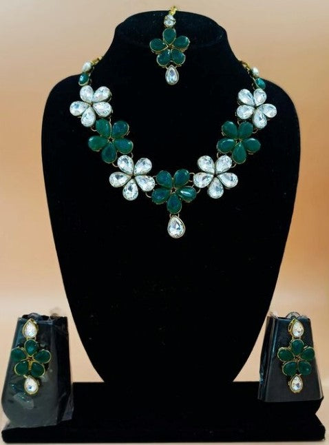Generic Women's Elegent Kundan And  Stone Necklace Set (Green, Free Size) Jewels Generic   